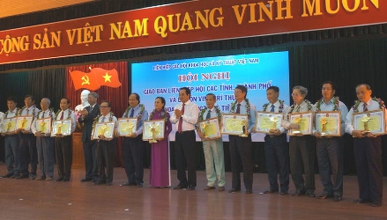 Tôn vinh trí thức KHCN tiêu biểu