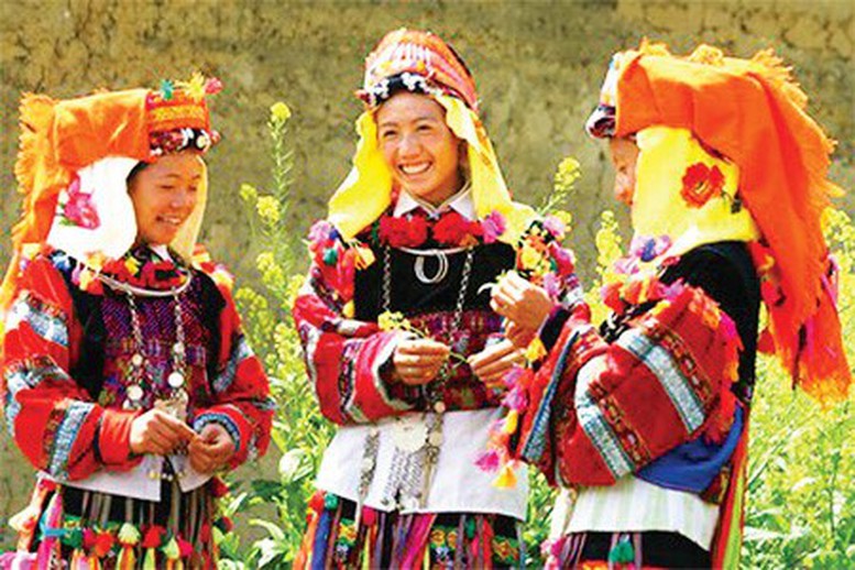 Hơn 222 tỷ đồng bảo tồn trang phục truyền thống các dân tộc thiểu số