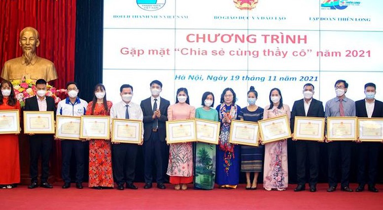 Chia sẻ cùng thầy cô - Tôn vinh những hy sinh thầm lặng