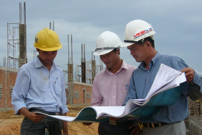 Chỉ huy trưởng công trình phải luôn có mặt tại công trường?