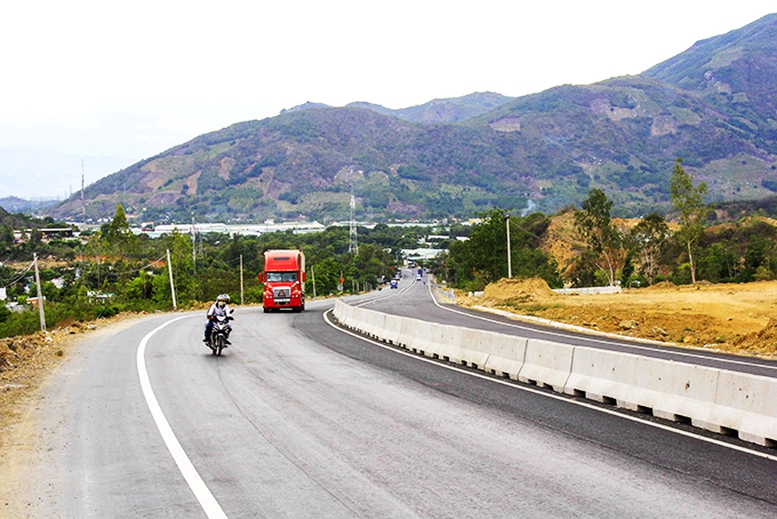 Bộ phản hồi đề xuất sửa quy định đấu nối đường nhánh vào quốc lộ
