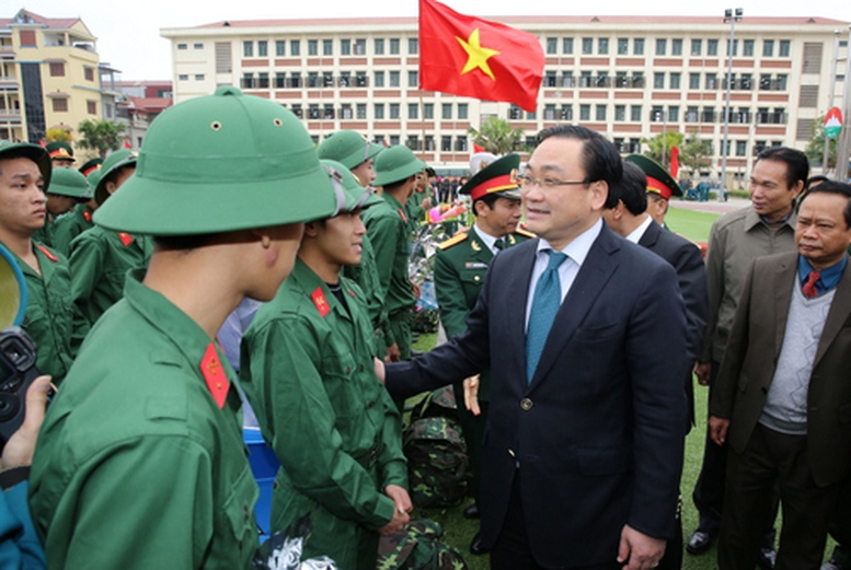 Bí thư Thành ủy Hà Nội dự Lễ giao quân 2016