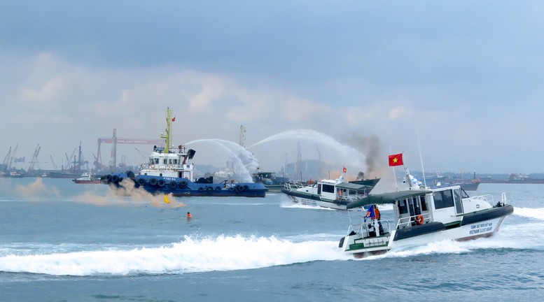 Diễn tập phối hợp tìm kiếm, cứu nạn hàng hải