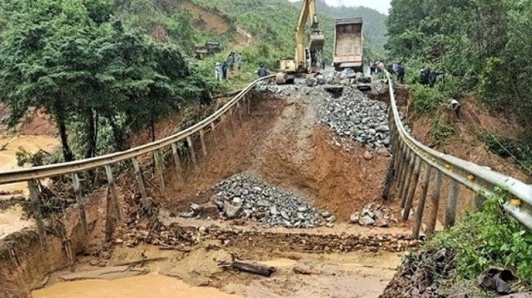 Ứng phó thiên tai, hạn chế thiệt hại hạ tầng giao thông mùa mưa bão