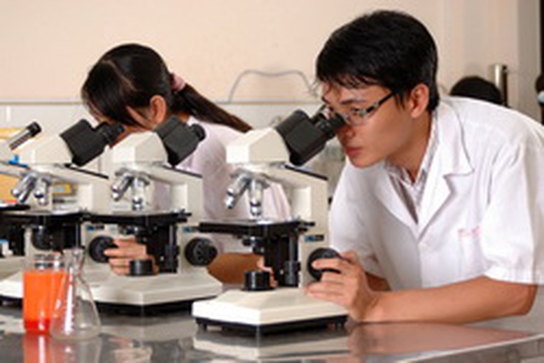 Tiền công nhiệm vụ KHCN không căn cứ mức lương hiện hưởng