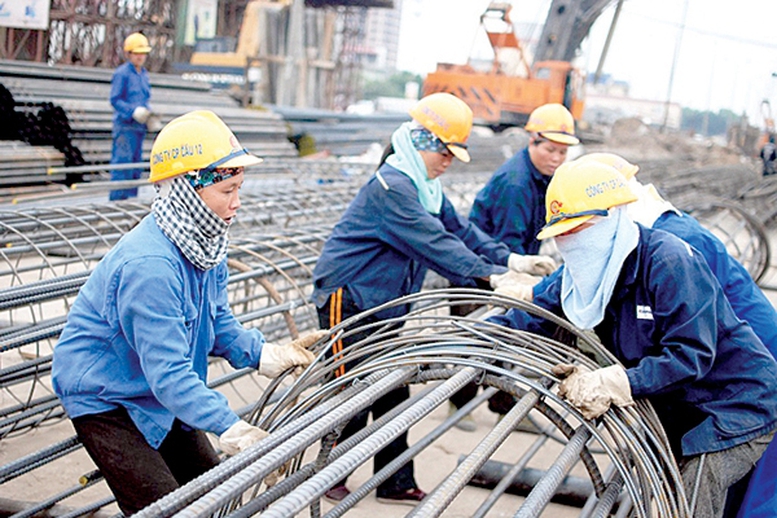 Gói thầu tự thực hiện có được giao khoán nhân công?