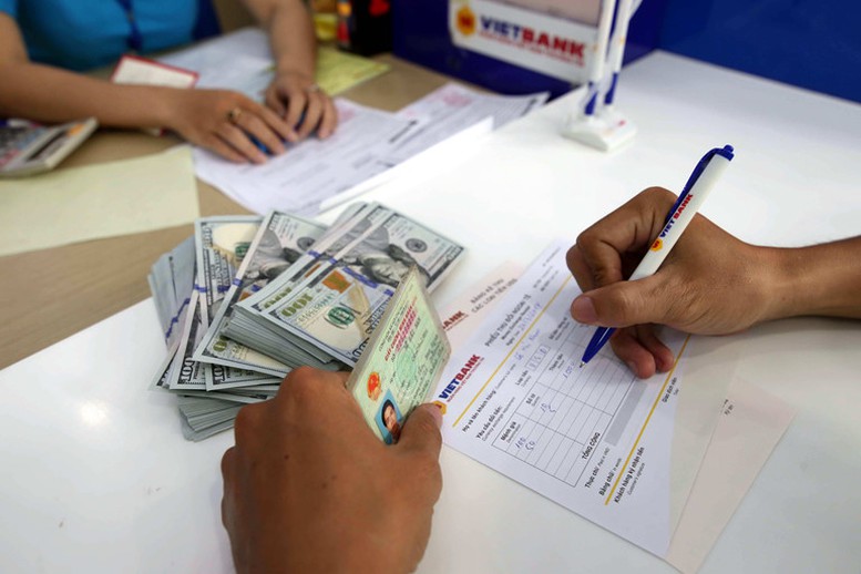 Nhà đầu tư nước ngoài chuyển nhượng vốn góp tại Việt Nam thế nào?