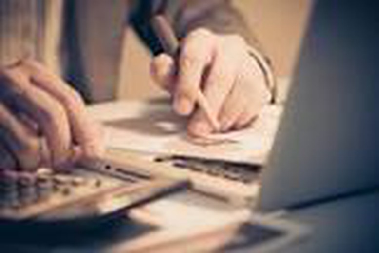 Chi mua quà tết cho nhân viên có được trừ thuế?