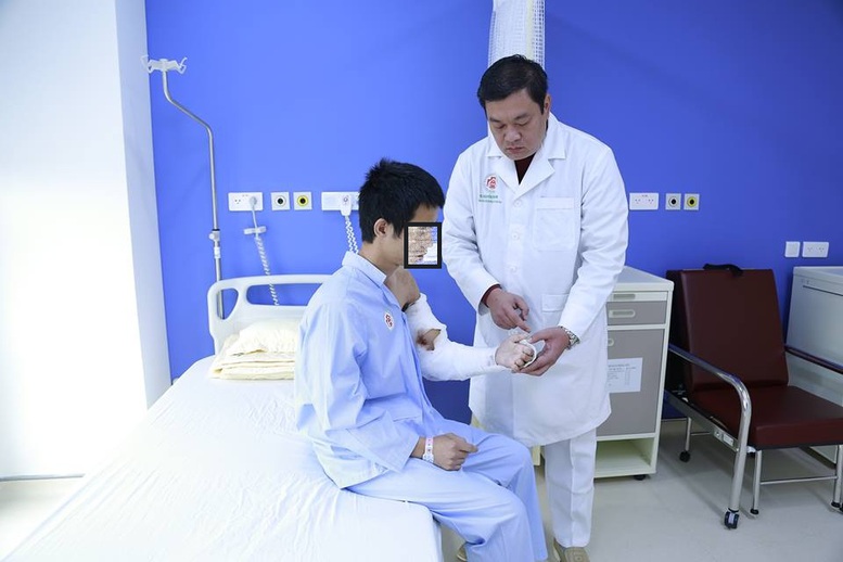 Cân não 9 giờ đồng hồ để cứu bệnh nhân “thoát” liệt 