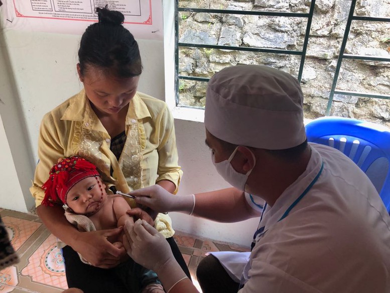 WHO: 20 triệu trẻ em chưa tiêm vaccine sởi, bạch hầu, uốn ván