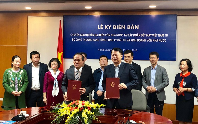 Bàn giao gần 2.700 tỉ đồng vốn nhà nước tại Vinatex