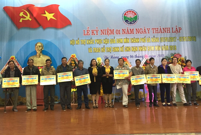 Hỗ trợ sinh kế cho nạn nhân bom mìn