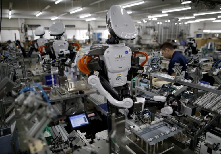 Cứ 7 người có 1 người bị robot 'chiếm chỗ'