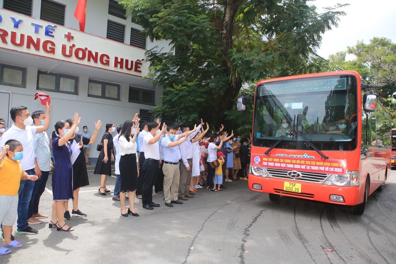 115 y, bác sĩ từ Huế vào TPHCM hỗ trợ chống COVID-19