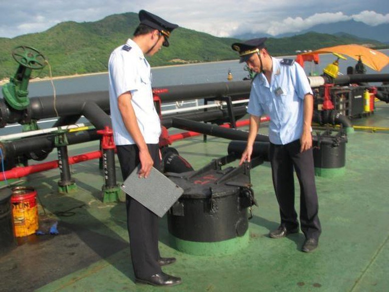 Tiếp tục gia hạn thời hạn lưu giữ nhiên liệu hàng không tạm nhập tái xuất