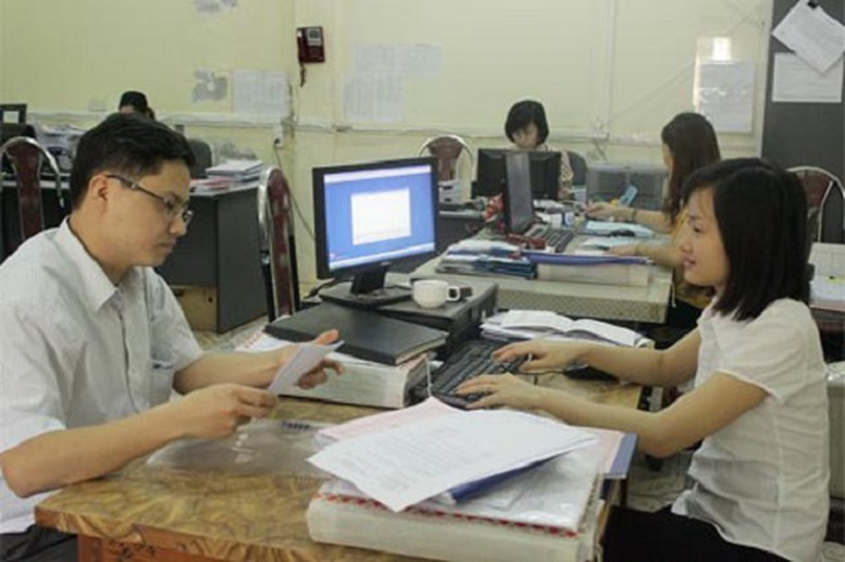 Lao động hợp đồng nào được nâng lương thường xuyên?