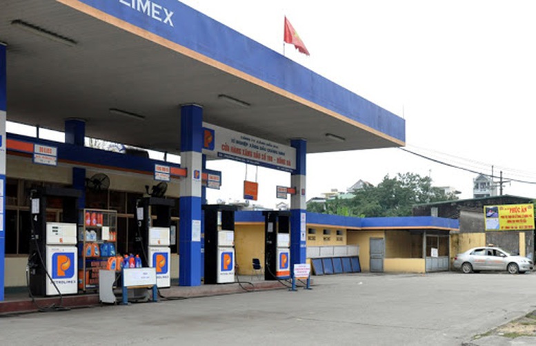 Đường ra vào cửa hàng xăng dầu được coi là điểm đấu nối quốc lộ