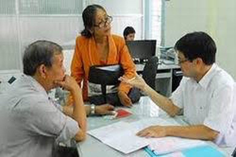 Có được nghỉ chờ hưu khi không đủ tuổi tái cử?