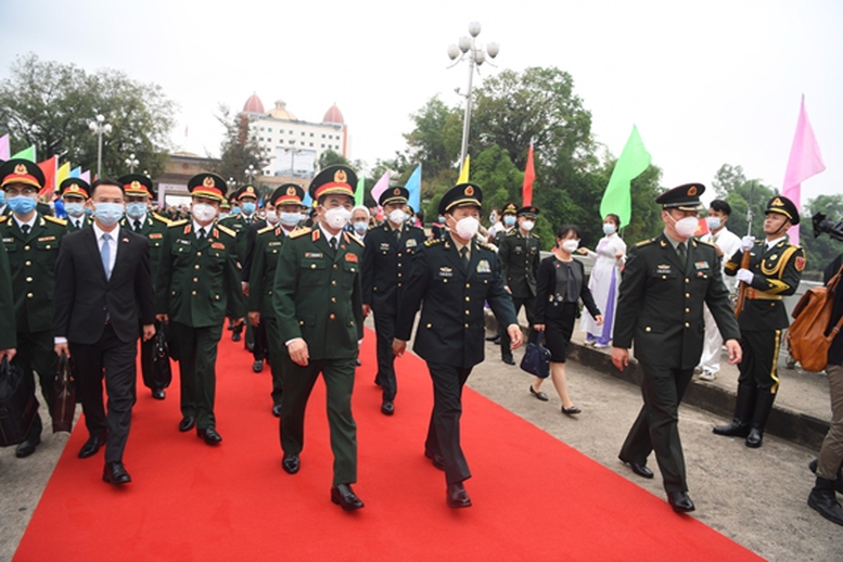 Giao lưu hữu nghị quốc phòng biên giới Việt-Trung lần thứ 6