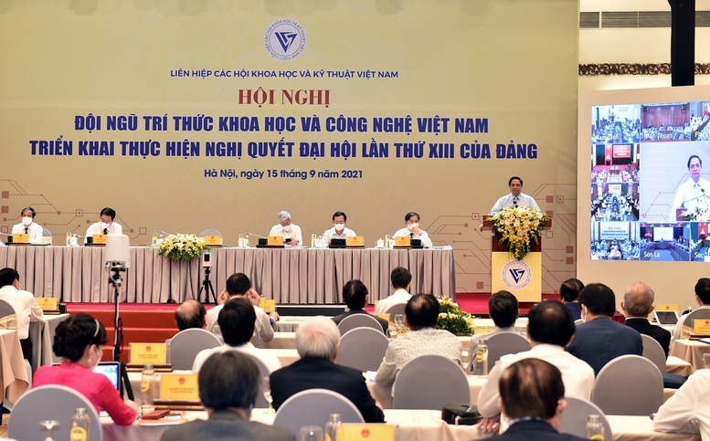 Thủ tướng Chính phủ dự Hội nghị đội ngũ trí thức khoa học và công nghệ triển khai Nghị quyết Đại hội XIII của Đảng