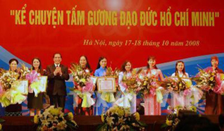 Học tập, làm theo tấm gương đạo đức Bác Hồ để tự nguyện, tự giác tu dưỡng, rèn luyện đạo đức suốt đời