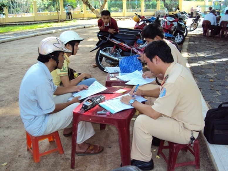 Nghị quyết Chính phủ về tăng cường thực hiện các giải pháp trọng tâm bảo đảm trật tự an toàn giao thông