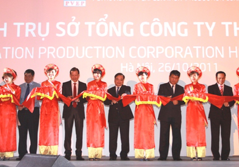 Khai thác dòng dầu đầu tiên giàn Đại Hùng 02