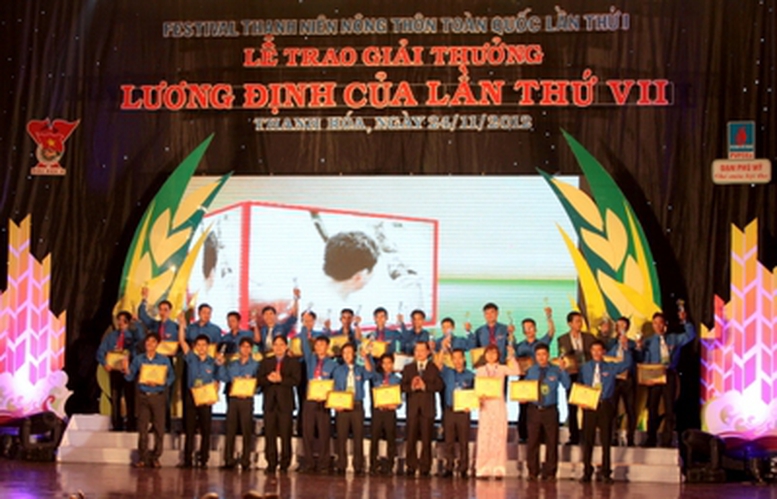 Tôn vinh 300 thanh niên nông thôn xuất sắc 