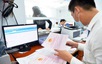 Hỗ trợ chuyển đổi nghề tính cho hộ hay người đứng tên sổ đỏ?