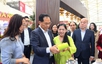 Phó Thủ tướng Bùi Thanh Sơn tham quan, mua hàng tại Hội chợ mùa Xuân 2026