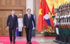 Thủ tướng Lê Minh Hưng chủ trì lễ đón chính thức Thủ tướng CHDCND Lào