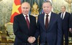 Party leader To Lam holds talks with President Putin in Moscow