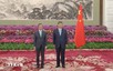Vietnamese Ambassador presents credentials to Chinese President Xi Jinping
