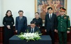 Vietnamese leaders pay respects to President of Lao National Assembly
