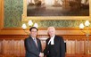 越南国会主席王廷惠与英国上议院议长举行会谈
