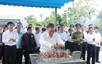 苏林总书记在奠边省敬香缅怀英雄烈士
