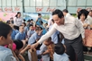 Phó Thủ tướng Trần Lưu Quang thăm, tặng quà trẻ khuyết tật tại Khánh Hòa