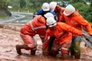 Nỗ lực khôi phục lưới điện sau mưa lũ tại miền Trung