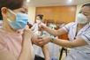 Bổ sung vaccine và mở rộng tiêm chủng cho nhiều đối tượng