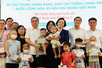 Phó Thủ tướng Phạm Thị Thanh Trà thăm bệnh nhi ung thư tại Bệnh viện Nhi đồng 2