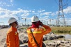 Căng mình giữa nắng nóng, bảo đảm an toàn cho hệ thống truyền tải điện miền Bắc