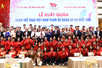 Tuyển thủ Lê Thanh Thúy và Đinh Quang Kiệt cầm cờ Đoàn Thể thao Việt Nam tại ASIAD 20