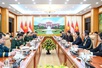 Vietnamese, Singaporean defense ministers hold talks in Ha Noi