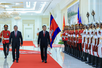 Prime Minister Le Minh Hung accorded official welcome ceremony in Cambodia