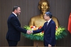 Prime Minister Le Minh Hung hosts top Estonian diplomat