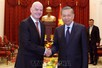 Top leader To Lam hosts FIFA President