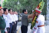 范明正总理前往渭川国家烈士陵园上香（组图）