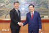 增进越南—新加坡两党、两国信任和密切关系