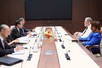 越南外交部长黎怀忠和多米尼加共和国统一左翼运动党总书记米格尔·梅希亚举行会谈