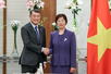 越南政府总理黎明会见亚洲基础设施投资银行行长邹加怡